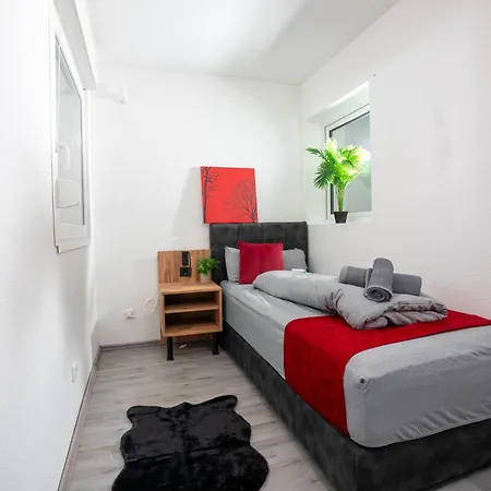 Serviceroom24 - 3 In Wlan - Smart-tv - 24-7 Check-in Und Kueche